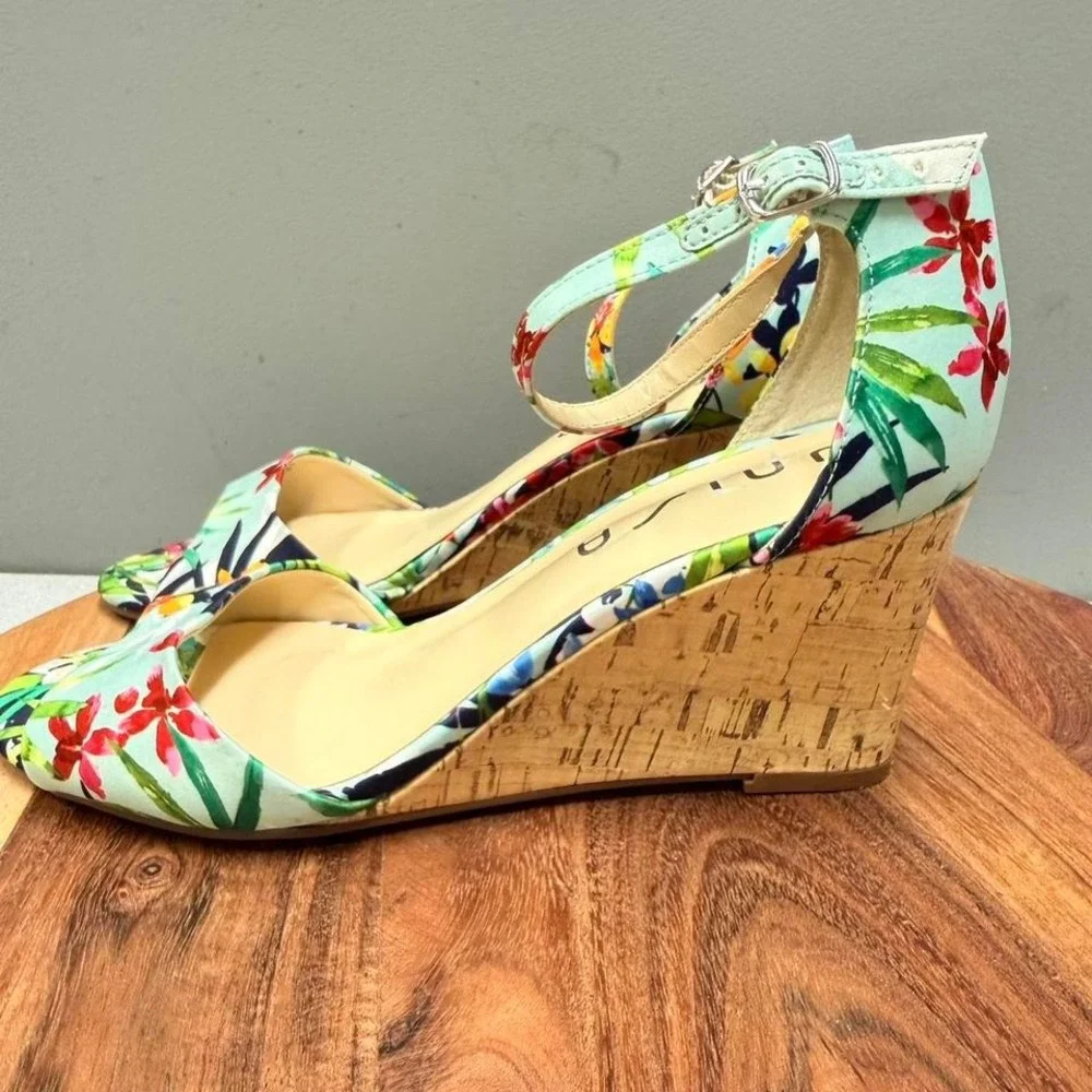 UNISA FLORAL WEDGE SANDAL SZ 9 - Picture 5 of 8